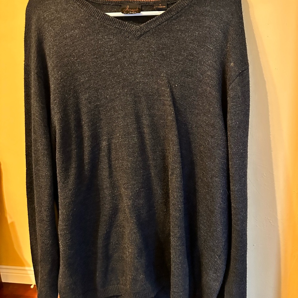Black Joseph by Jos. A. Bank sweater
